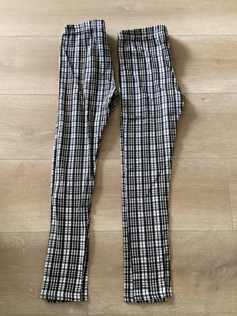 Legging 2 st ruit maat 140/146 Nieuwstaat, Ophalen of Verzenden, Zo goed als nieuw, Meisje, Broek