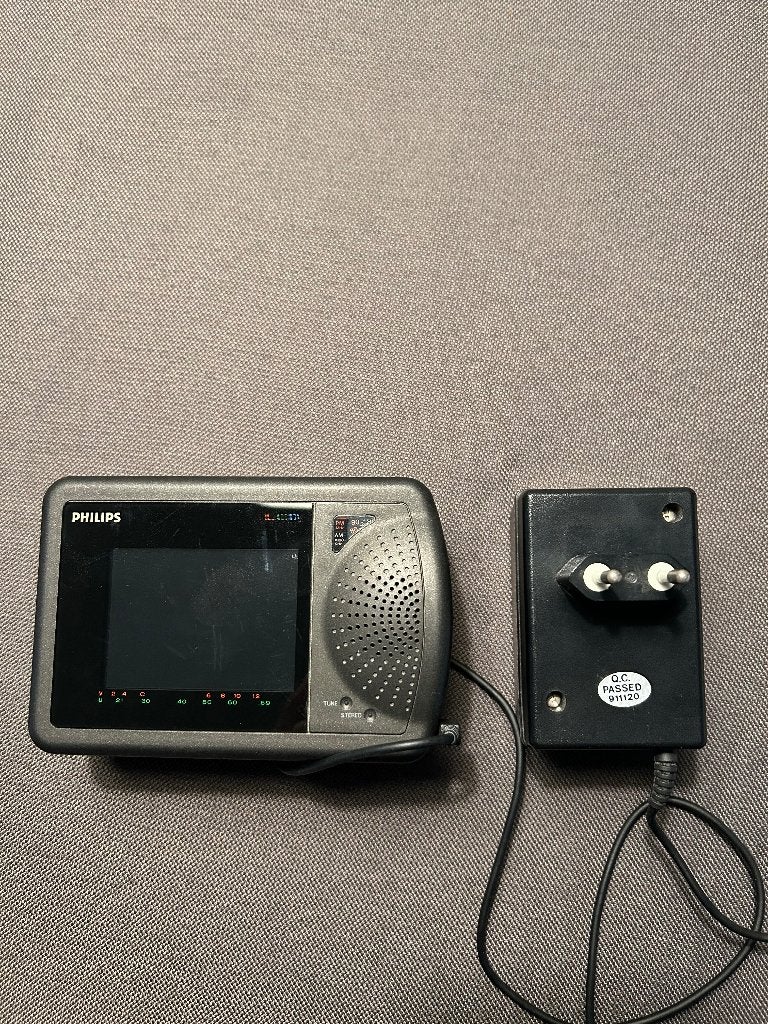 Philips vintage mini kleuren TV met Nederlandse handleiding, Ophalen, Zo goed als nieuw, Minder dan 40 cm, Philips