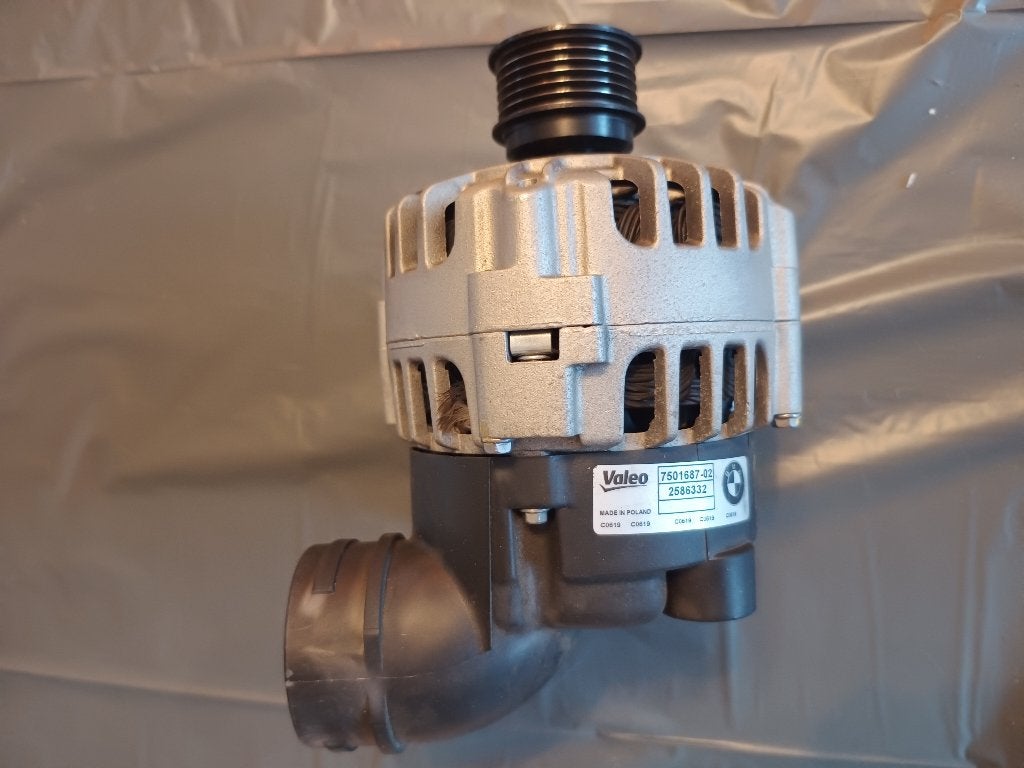 BMW Valeo dynamo 90A (12317501687) voor revisie, Ophalen, Gebruikt, BMW