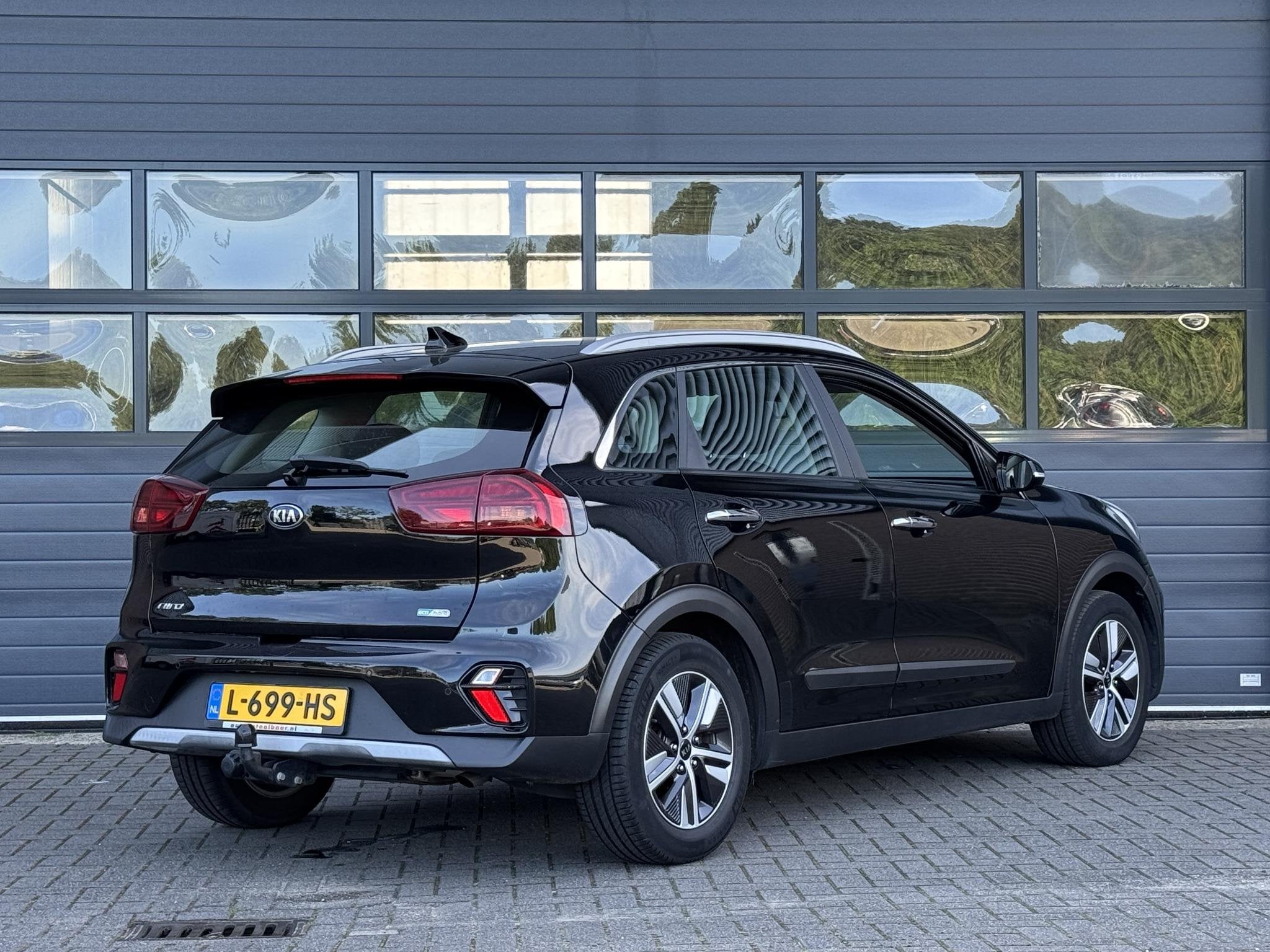 KIA NIRO 1.6 GDi HYBRID DYNAMICLINE I AUTOMAAT I TREKHAAK I, Auto's, Kia, Gebruikt, Leder en Stof, Zwart, Origineel Nederlands