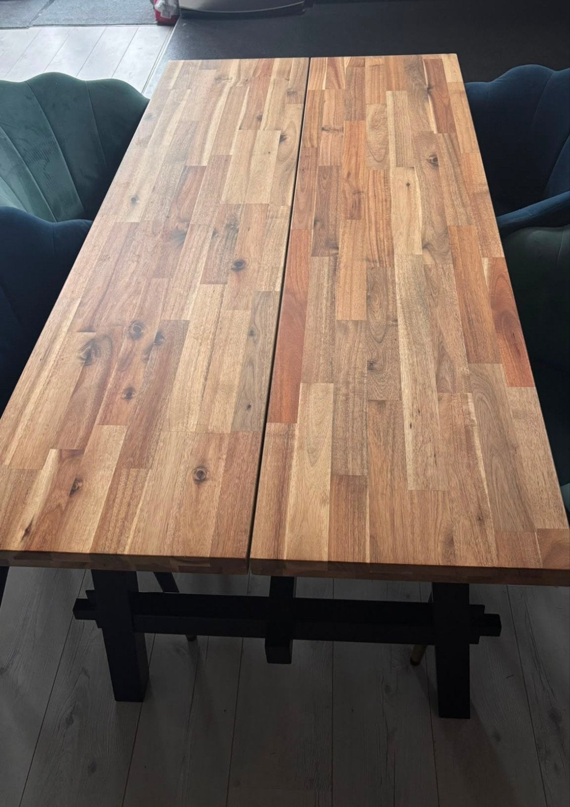 Skogsta tafel acacia / zwart onderstel, Ophalen