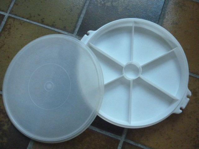 Tupperware Serveerschaal - € 3,00, Gebruikt, Schaal, Wit, Ophalen of Verzenden