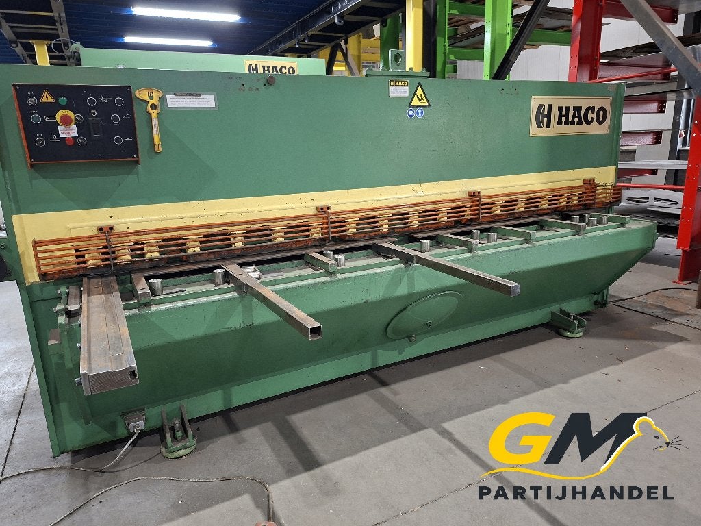 Div. metaalbewerkingsmachines o.a Guillotineschaar/kantbank, Ophalen