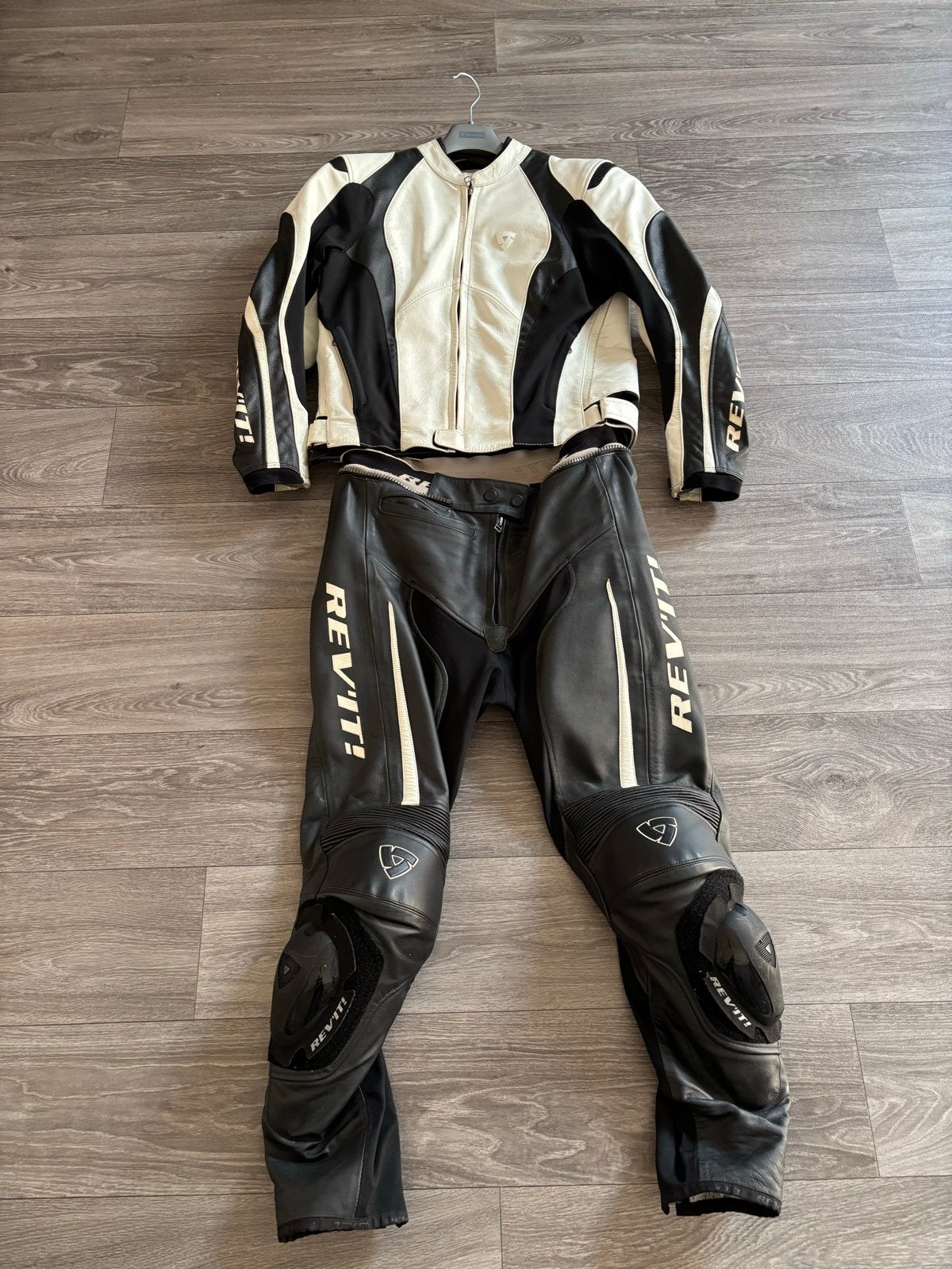 Rev'It motorpak dames 42/44 - Zwart/Wit Leer, Ophalen, Gedragen