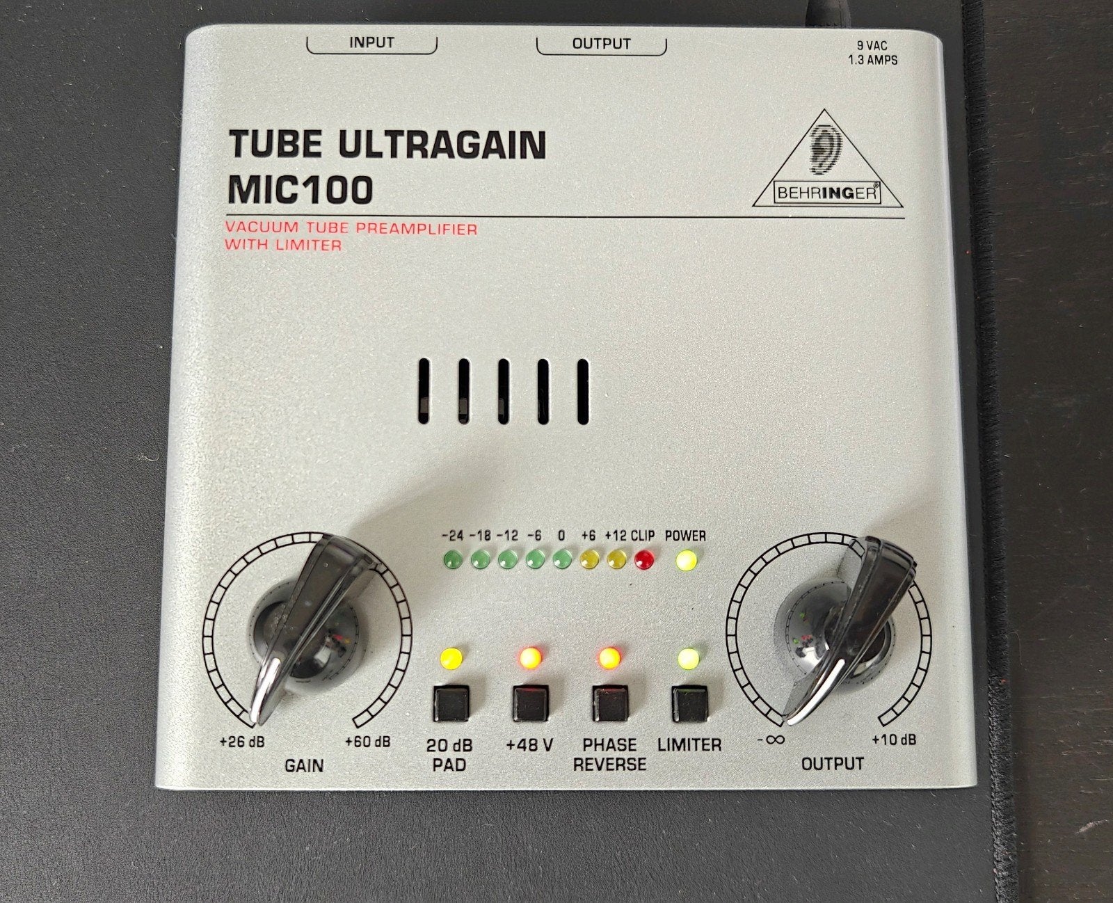 Behringer Tube ultragain mic100 microfoon voorversterker, Ophalen of Verzenden, Zo goed als nieuw, Minder dan 5 kanalen, Microfooningang