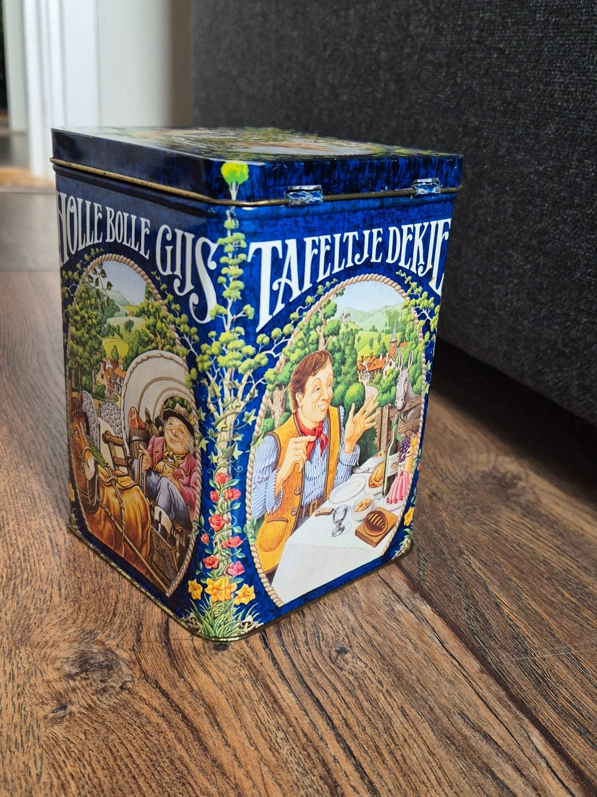 Sprookjesblik met afbeeldingen van Roodkapje,Holle Bolle Gij, Ophalen of Verzenden, Gebruikt