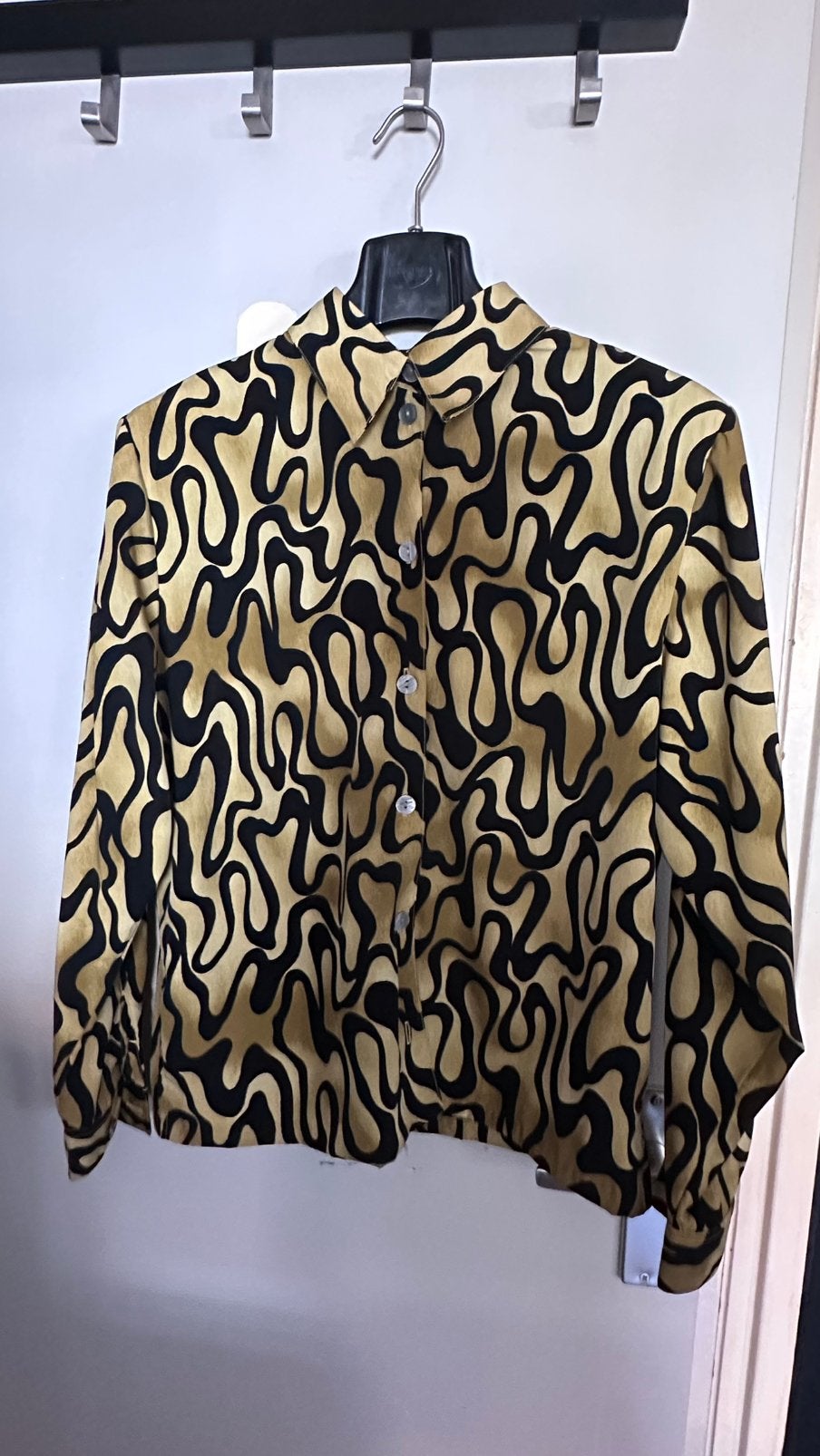 Vintage 80s blouse goud zwart swirl patroon - Maat 38, Kleding | Dames, Blouses en Tunieken, Ophalen of Verzenden, Zo goed als nieuw