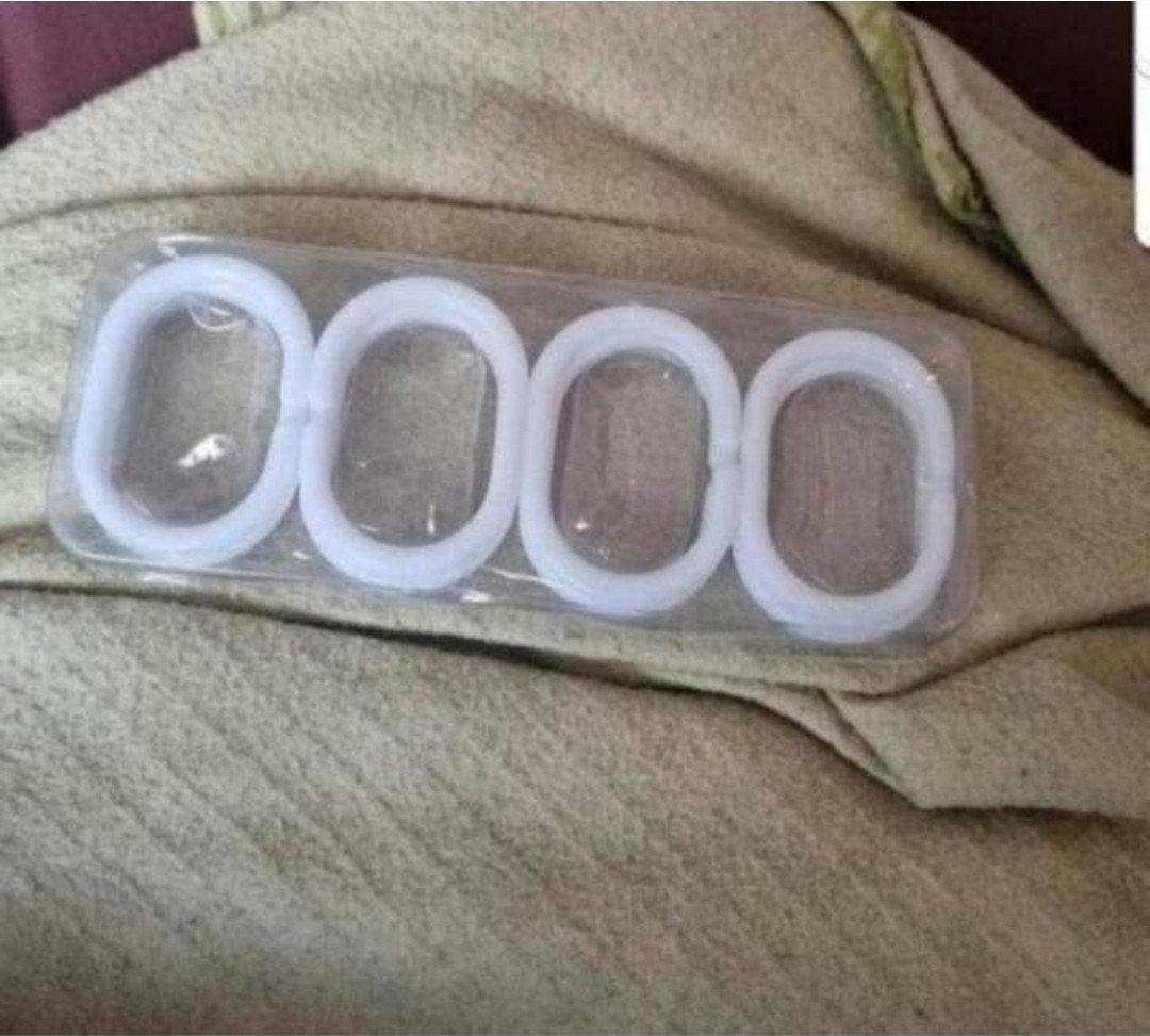 12 plastic douchegordijnringen wit bieden

Douchegordijn, Huis en Inrichting, Badkamer | Badtextiel en Accessoires, Ophalen of Verzenden