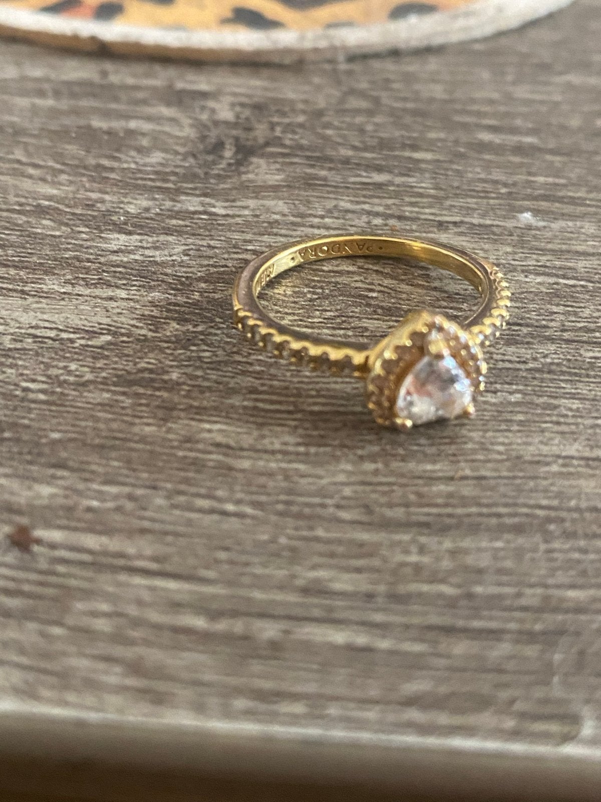 Pandora "Elevated Heart" ring goud met zirkonium, maat 52, Nieuw, Ophalen of Verzenden, Kleiner dan 17, Met edelsteen