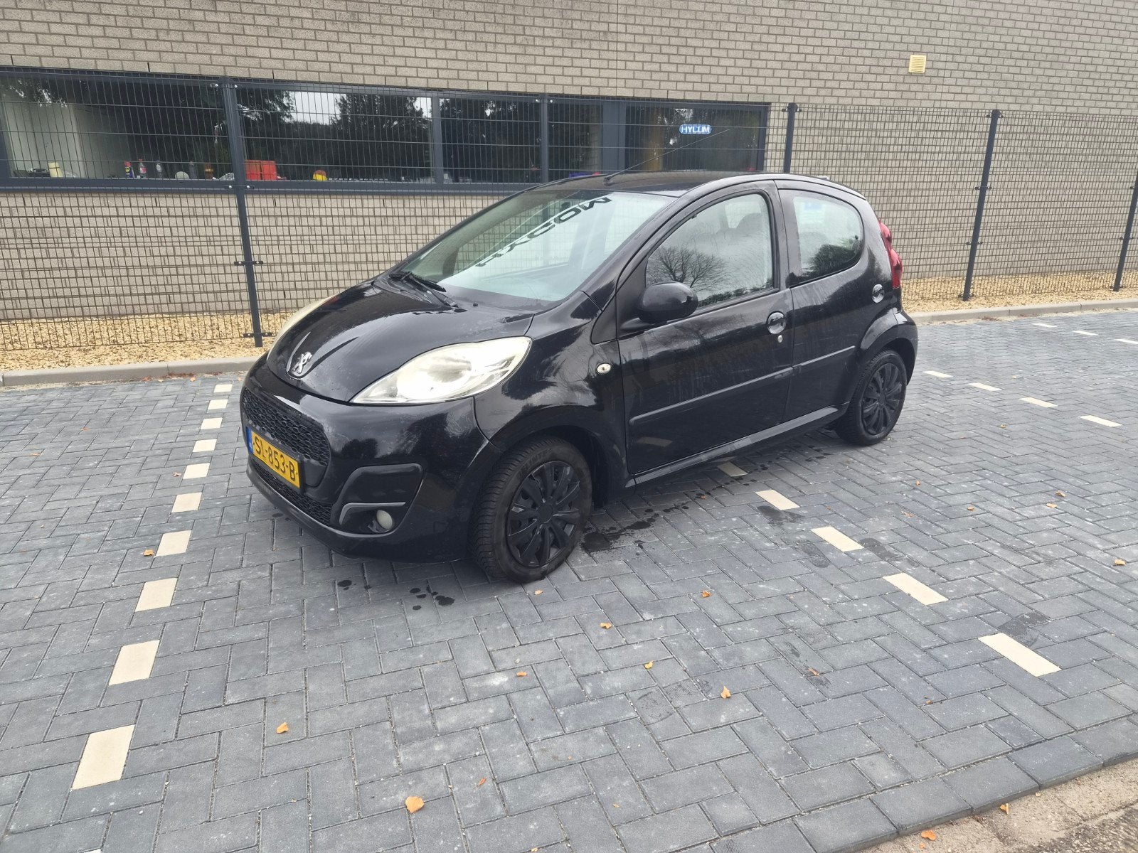 Peugeot 107 Facelift Airco 5 deurs 1.0 12V 5DR 2013 Zwart, Voorwielaandrijving, 4 stoelen, Handgeschakeld, Particulier