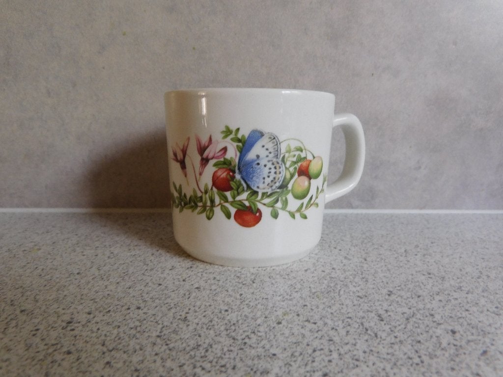 Mok Vosbes Bosvruchten Wedgwood Marjolein Bastin, Landelijk/Boerenbont, Zo goed als nieuw, Mok, Ophalen of Verzenden