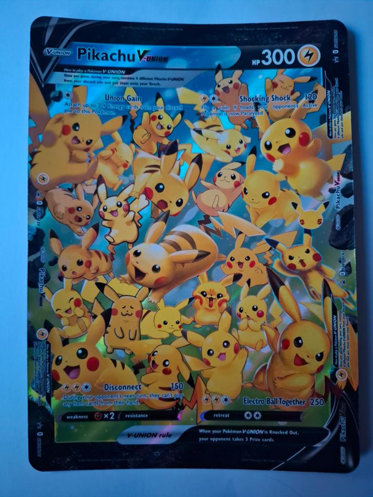 8 Pokemon jumbo kaarten inclusief mapje, Hobby en Vrije tijd, Verzamelkaartspellen | Pokémon, Ophalen of Verzenden, Zo goed als nieuw