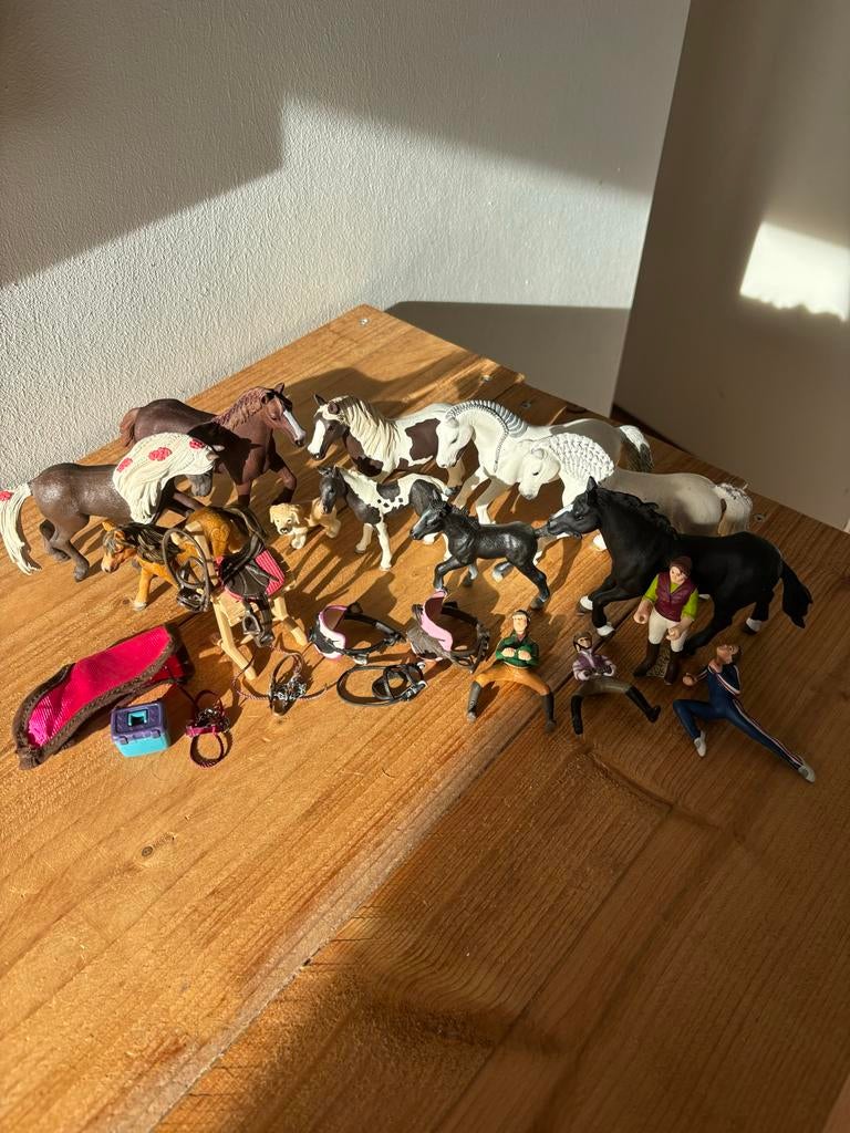 Schleich paarden en ruiters set met accessoires, Ophalen of Verzenden, Zo goed als nieuw, Jongen of Meisje