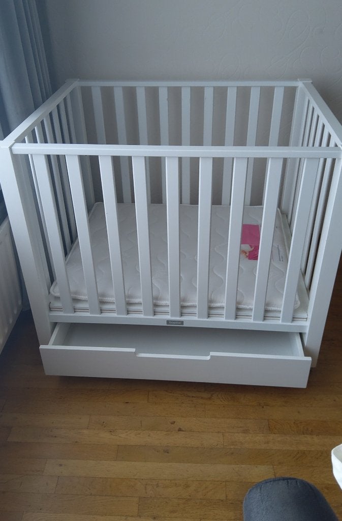 Bopita verrijdbare babybox met matrasje, kleed en mobiel, Kinderen en Baby's, Ophalen, Gebruikt, Vierkant, In hoogte verstelbaar