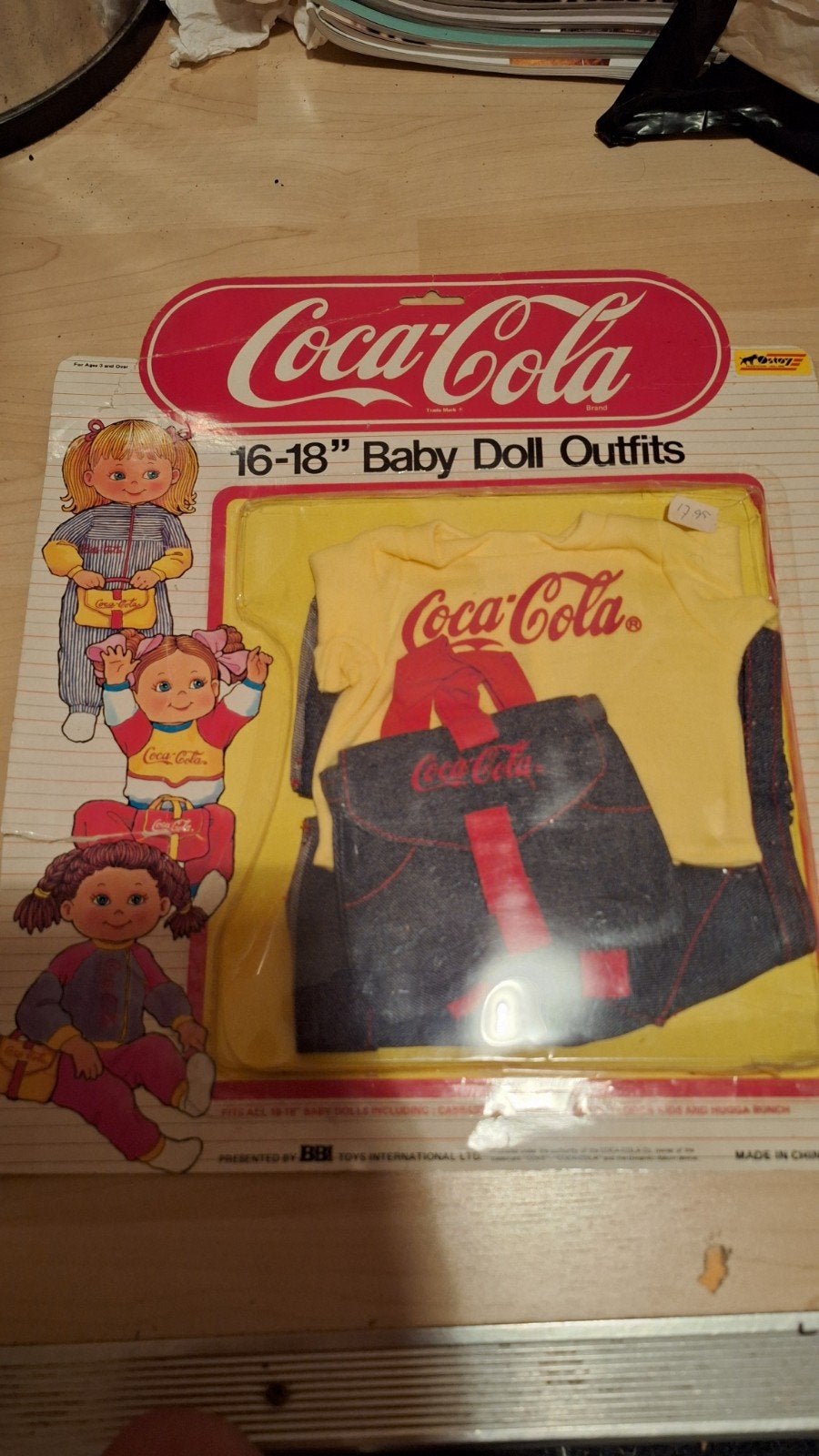 Coca-Cola poppenkleertjes 16-18" Baby Doll Outfits, Kinderen en Baby's, Ophalen, Nieuw, Babypop