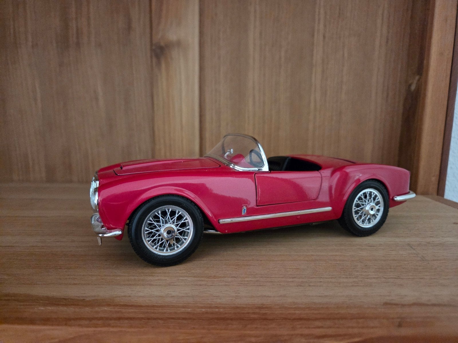 Burago Lancia Aurelia B24 Spider (1955) - Schaalmodel, Ophalen of Verzenden, Zo goed als nieuw, Auto, Overige merken