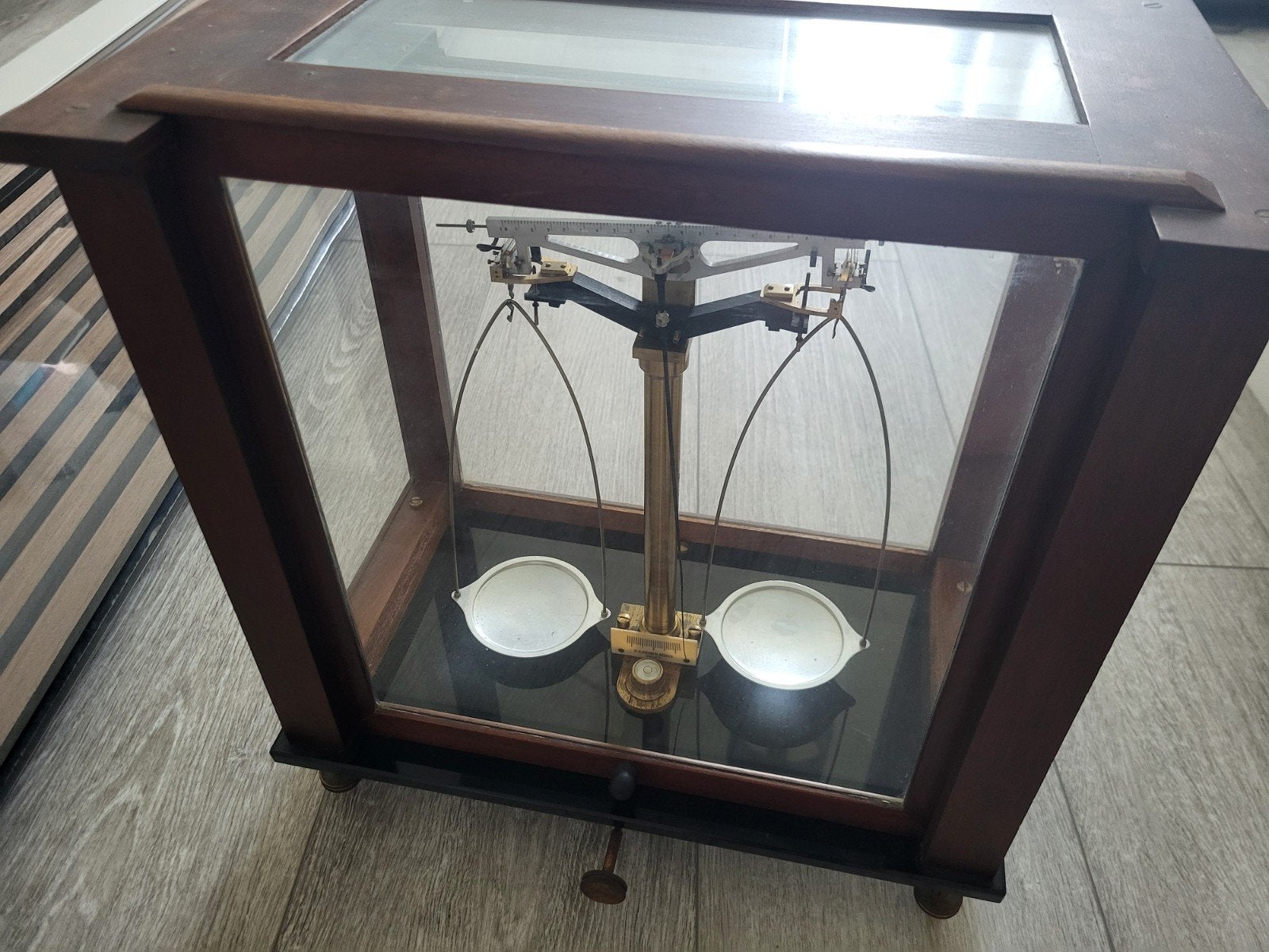 Antieke precisiebalans van Julian H. Becker, Antiek en Kunst, Ophalen of Verzenden