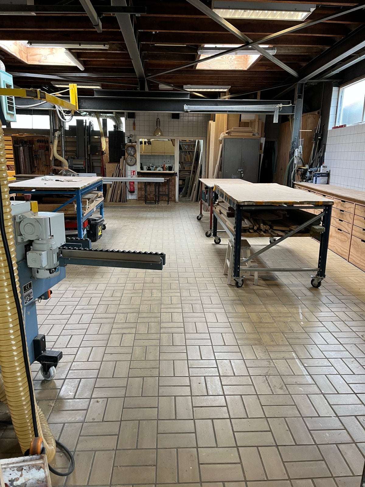 Volledig ingerichte werkplaats ter overname in Leidschendam, Ophalen