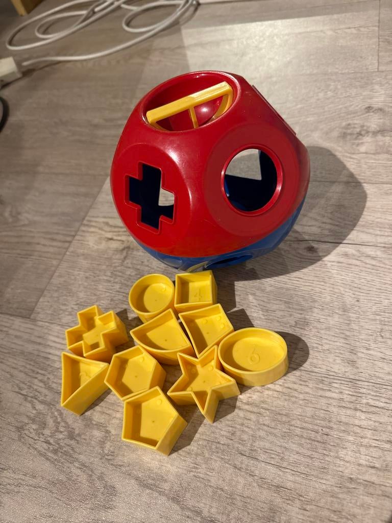 Vormenstoof met diverse vormen( tupperware), Kinderen en Baby's, Speelgoed | Babyspeelgoed, Ophalen, Zo goed als nieuw, Overige typen