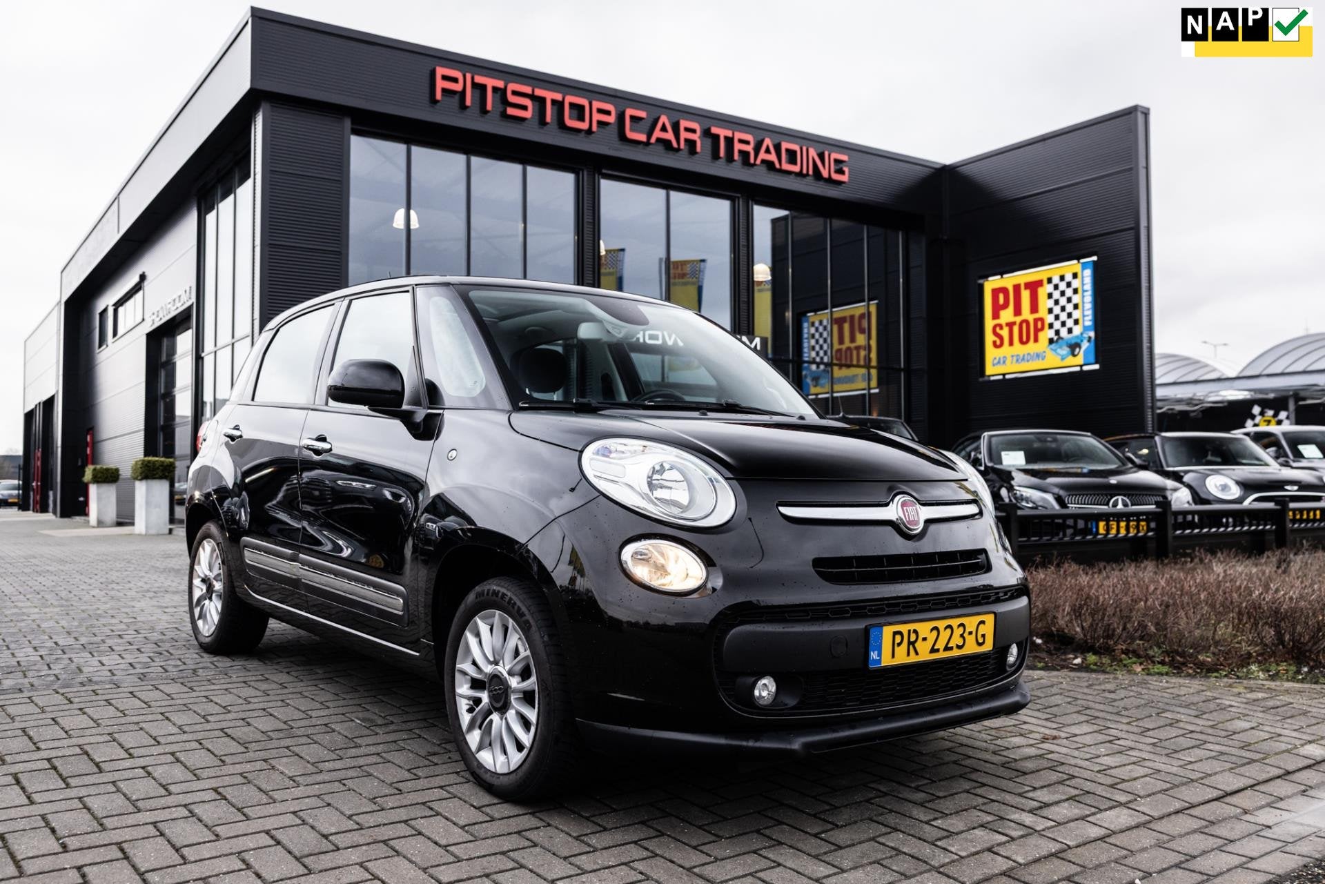 Fiat 500 L 0.9 TwinAir Lounge, 105 PK NL auto, PANO, 1E Eig,, Stof, Gebruikt, Zwart, Origineel Nederlands