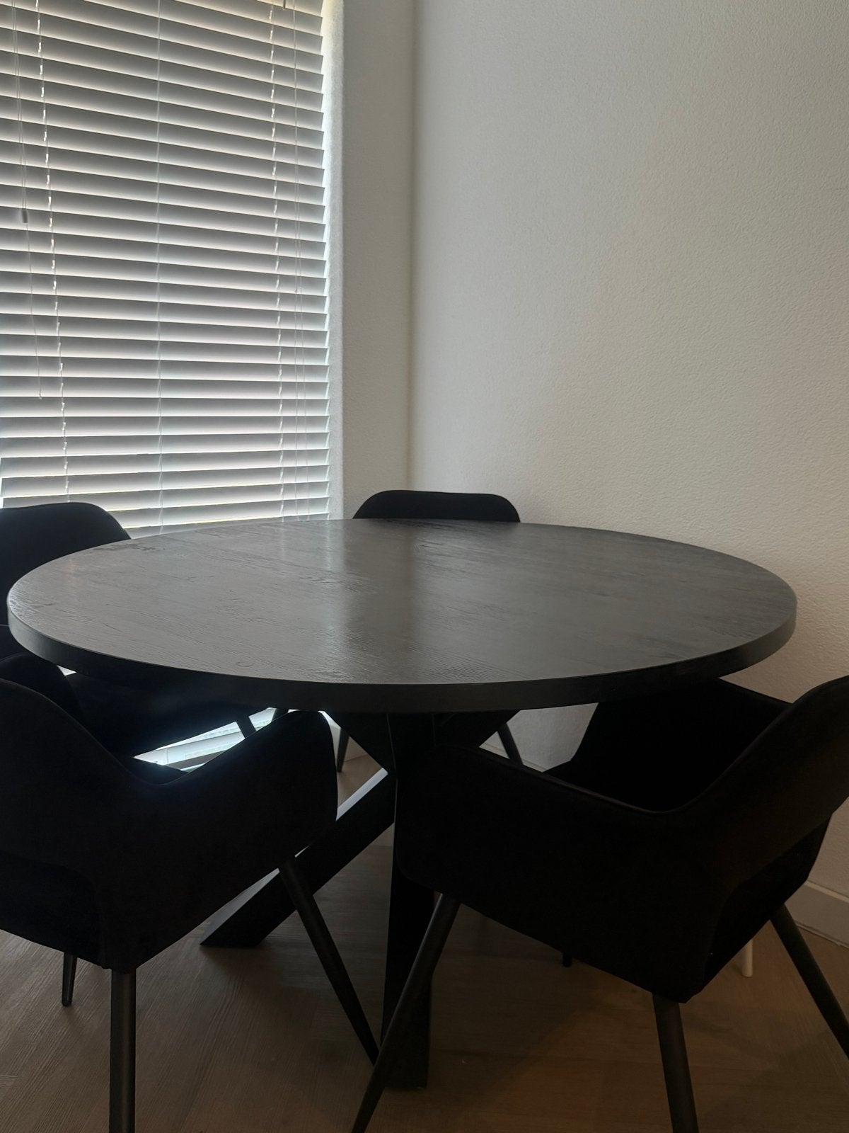 Ronde Eettafel Zwart Hout - 120 cm Diameter, Ophalen, 100 tot 150 cm, Rond, Zo goed als nieuw