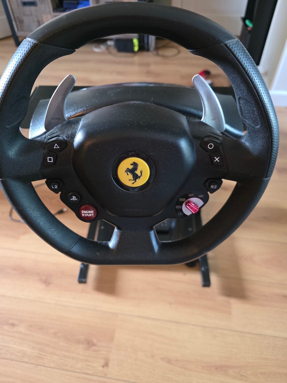 Thrustmaster T300 Ferrari Integral Racing Wheel Alcantara, Ophalen