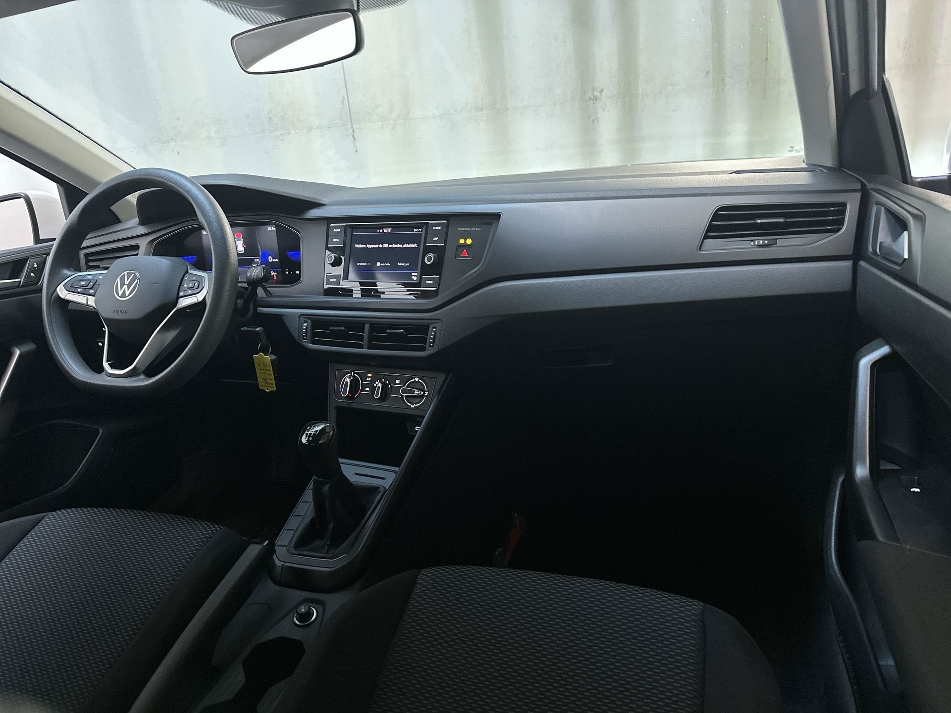 Volkswagen Polo 1.0 TSI Polo App-Connect Airco Virtual Cockp, Stof, Gebruikt, Met garantie (alle), 1072 kg