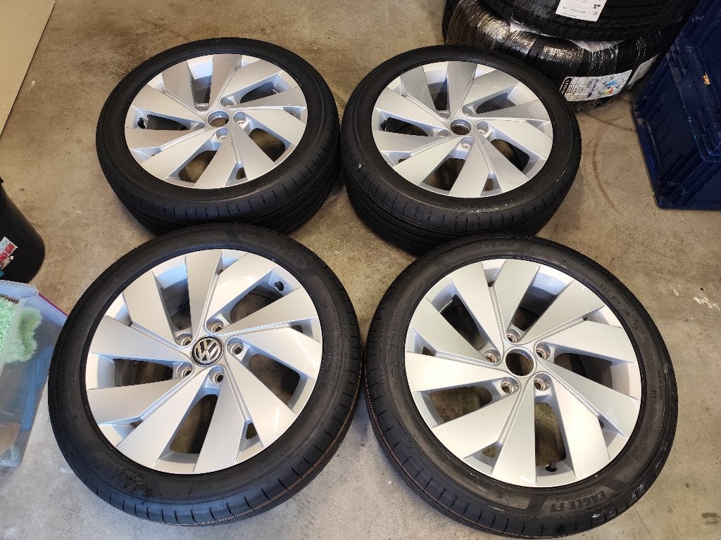 Golf 8 Golf 7 17 inch set met nieuwe Goodyear 225/45R17, Ophalen of Verzenden