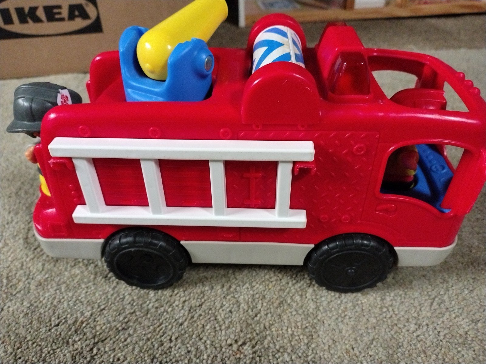 Brandweerwagen Fisher Price, Ophalen