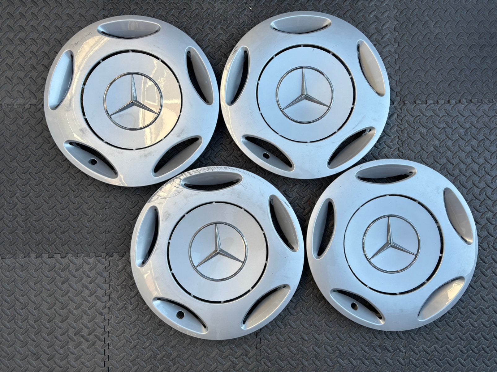 Set orig Mercedes A-Klasse, B, C-Klasse wieldoppen 15 inch, Ophalen of Verzenden, Gebruikt