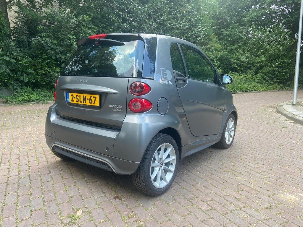 Smart ForTwo Electric Drive Coupe 2013 Grijs, Auto's, Automaat, Achterwielaandrijving, Leder en Stof, 47 pk
