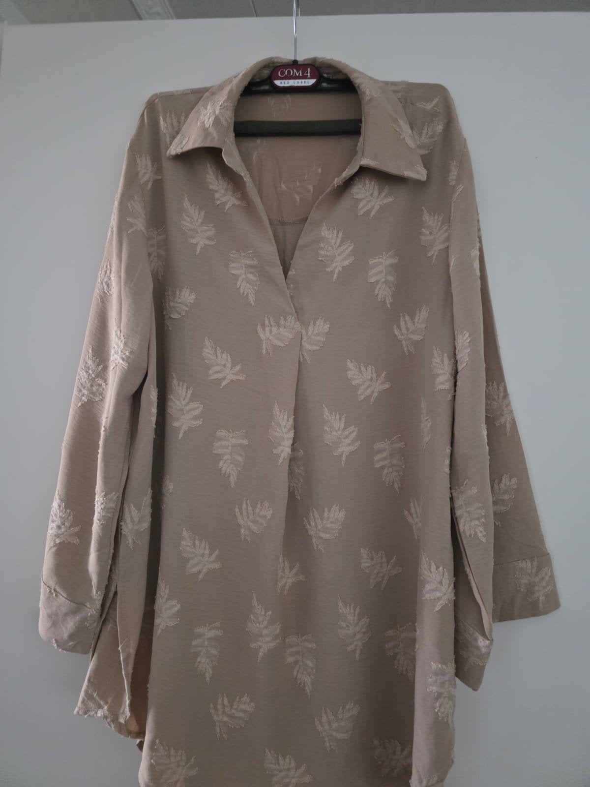 Stijlvolle Beige Blouse en Broek Set met Bladprint, Kostuum of Pak, Beige, Maat 42/44 (L), Nieuw