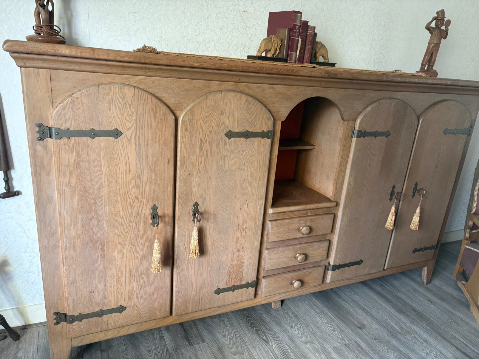 Oude kloosterkast, Ophalen