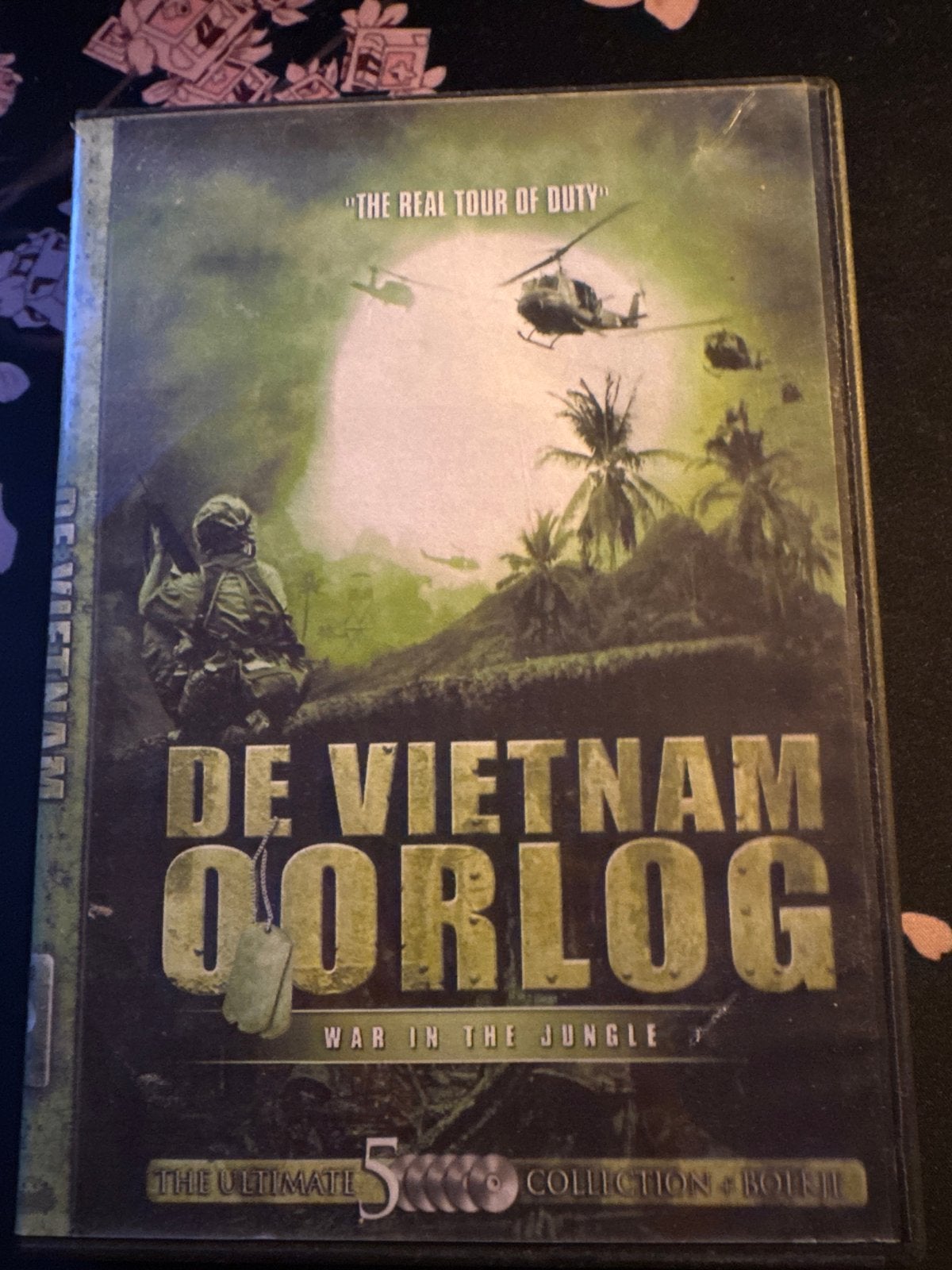 De Vietnam Oorlog - The Ultimate 5 DVD Collection + Boekje, Cd's en Dvd's, Ophalen, Bonusmateriaal, Oorlog of Misdaad, Zo goed als nieuw