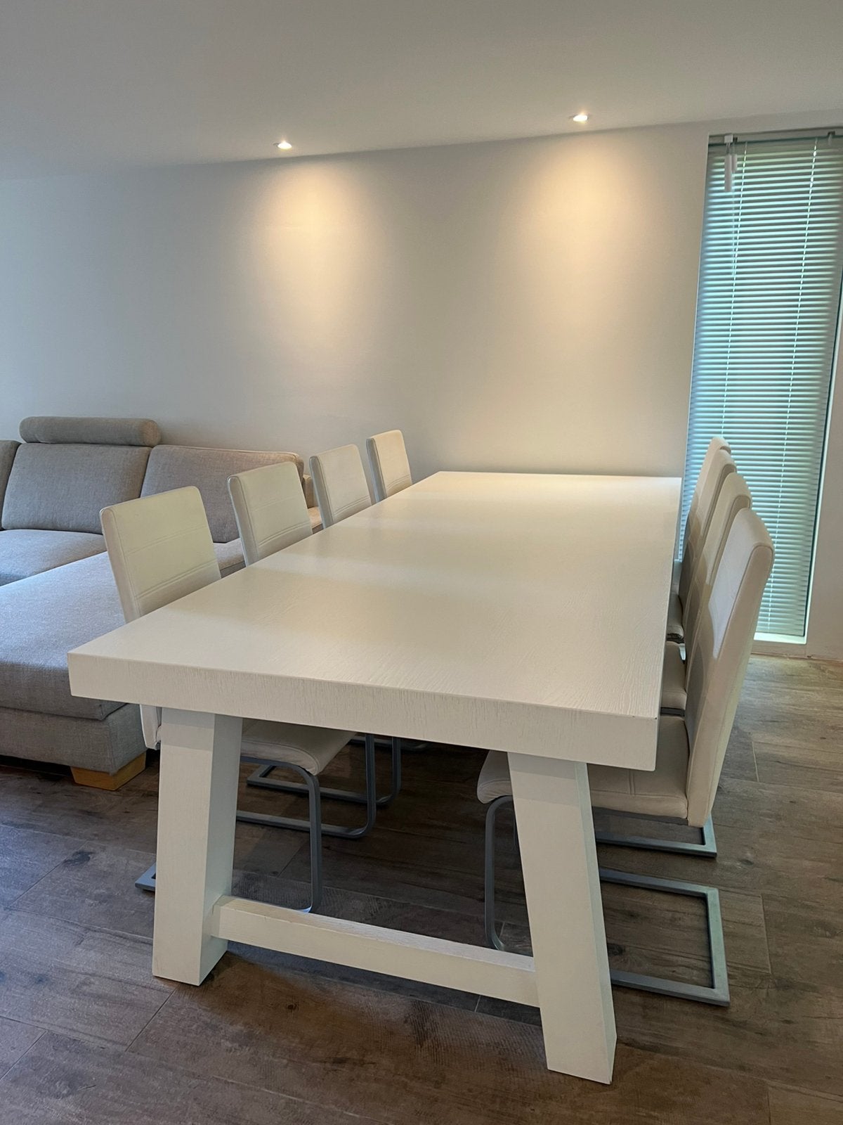 Grote witte houten tafel 6-8 personen + 8 stoelen, Huis en Inrichting, Tafels | Eettafels, Ophalen, Gebruikt, 100 tot 150 cm, 200 cm of meer