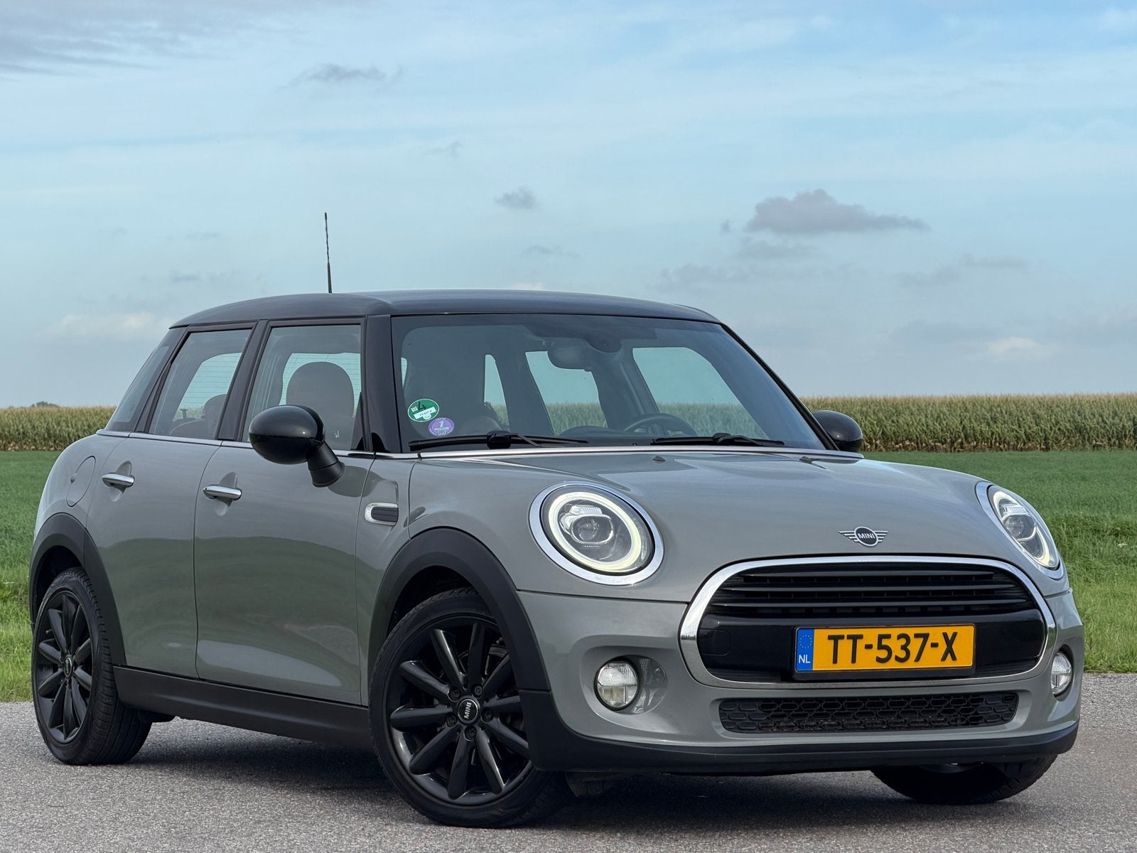 Mini 5-deurs 1.5 136pk leder stoelverwarming APK, Auto's, Mini, Voorwielaandrijving, 136 pk, Euro 6, 4 stoelen