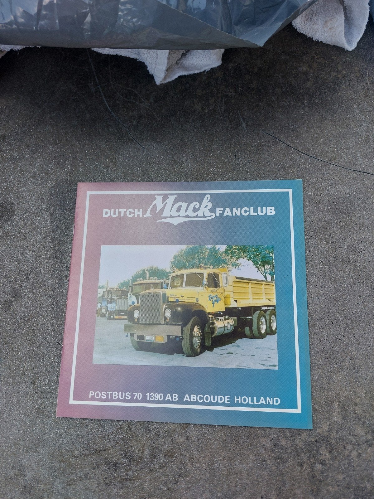 Dutch Mack Fanclub en Techniek in vrije tijd brochures, Ophalen of Verzenden, Gelezen, Autotechniek, Onbekend