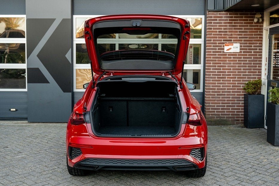 Audi A3 Sportback 35 TFSI S edition | S-Line | S-Seats | Tre, Auto's, 4 cilinders, 150 pk, Leder en Stof, Origineel Nederlands