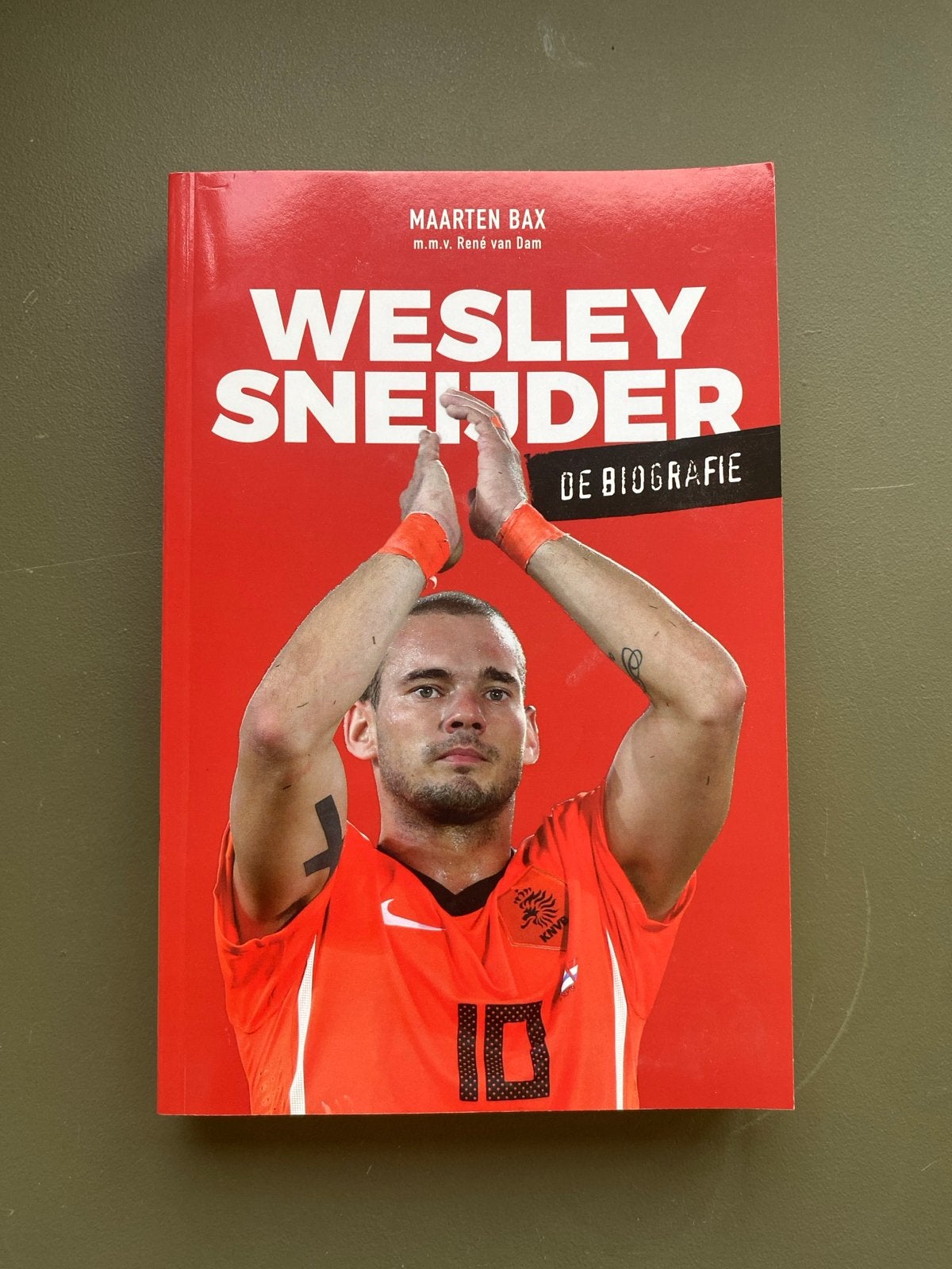 Wesley Sneijder - De Biografie (Maarten Bax), Ophalen, Zo goed als nieuw, Balsport