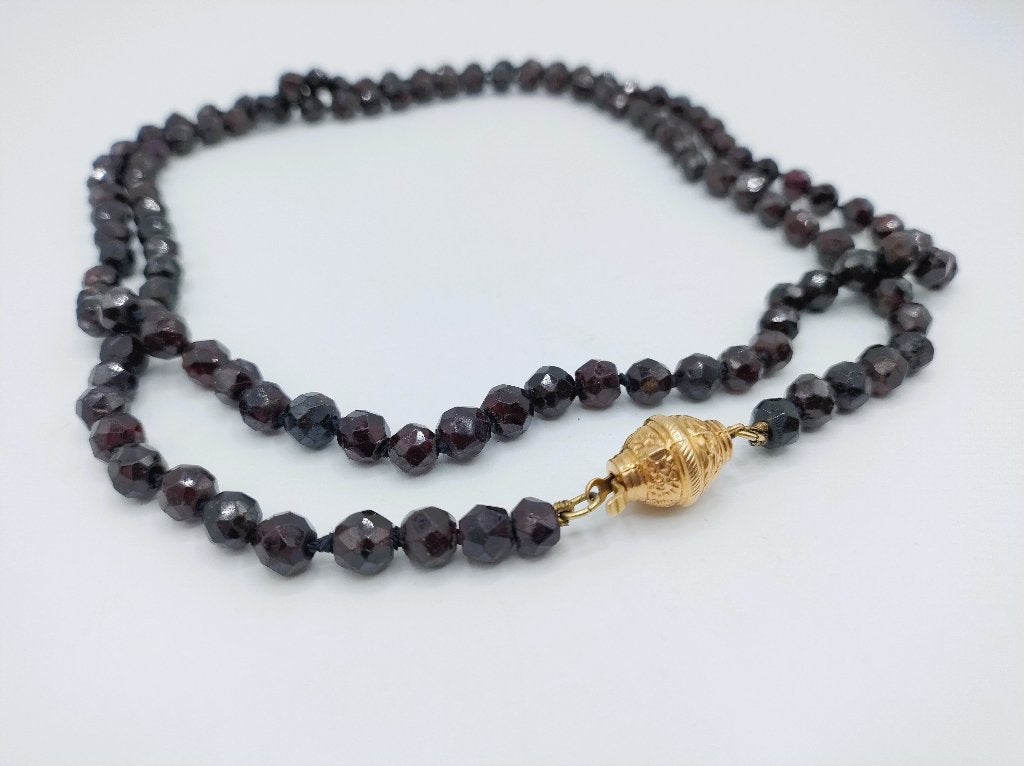 Granaten ketting met gouden slot, 91 cm, Verzenden, Goud, Ketting, Met edelsteen