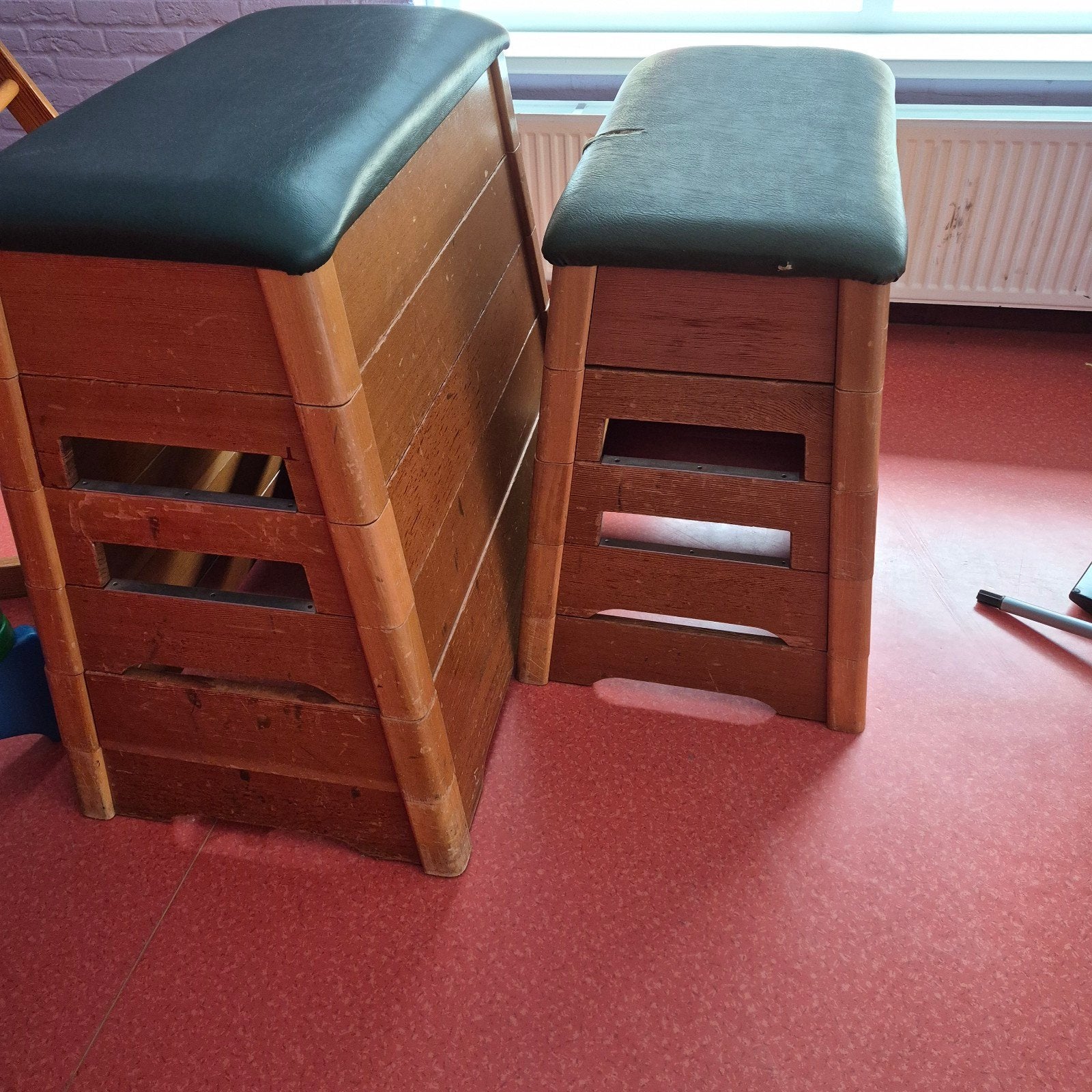 Set van 2 vintage gymtoestellen / kasten, Ophalen, Gebruikt