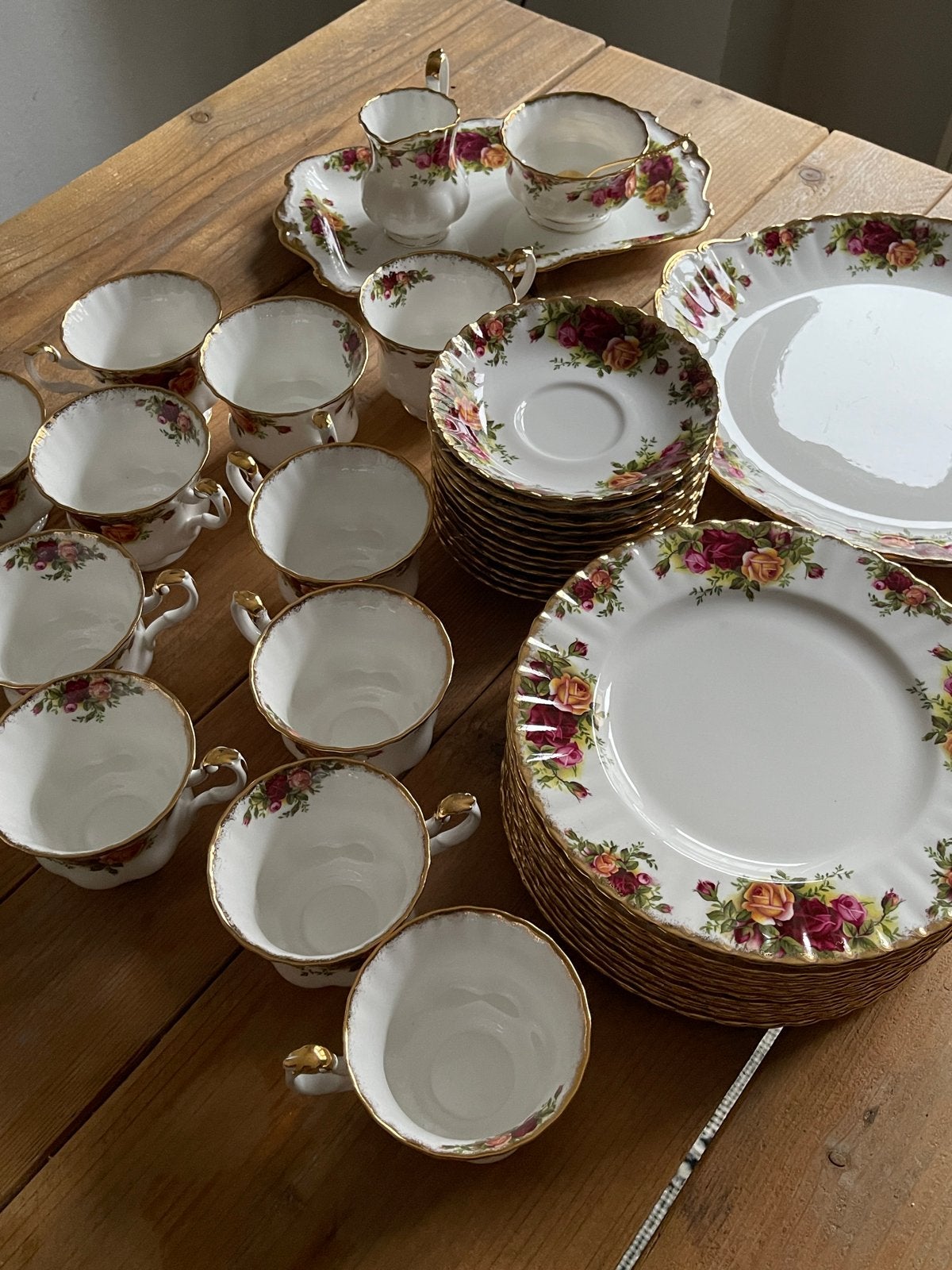 42-delig Royal Albert Old Country Roses Koffieservies, Antiek en Kunst, Antiek | Servies compleet, Ophalen
