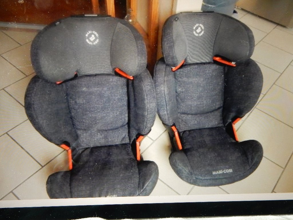 Autostoeltjes Rodi-Fix te gebruiken met iso-fix     2 stuks, Kinderen en Baby's, Autostoeltjes, Gebruikt, Maxi-Cosi, 15 t/m 36 kg