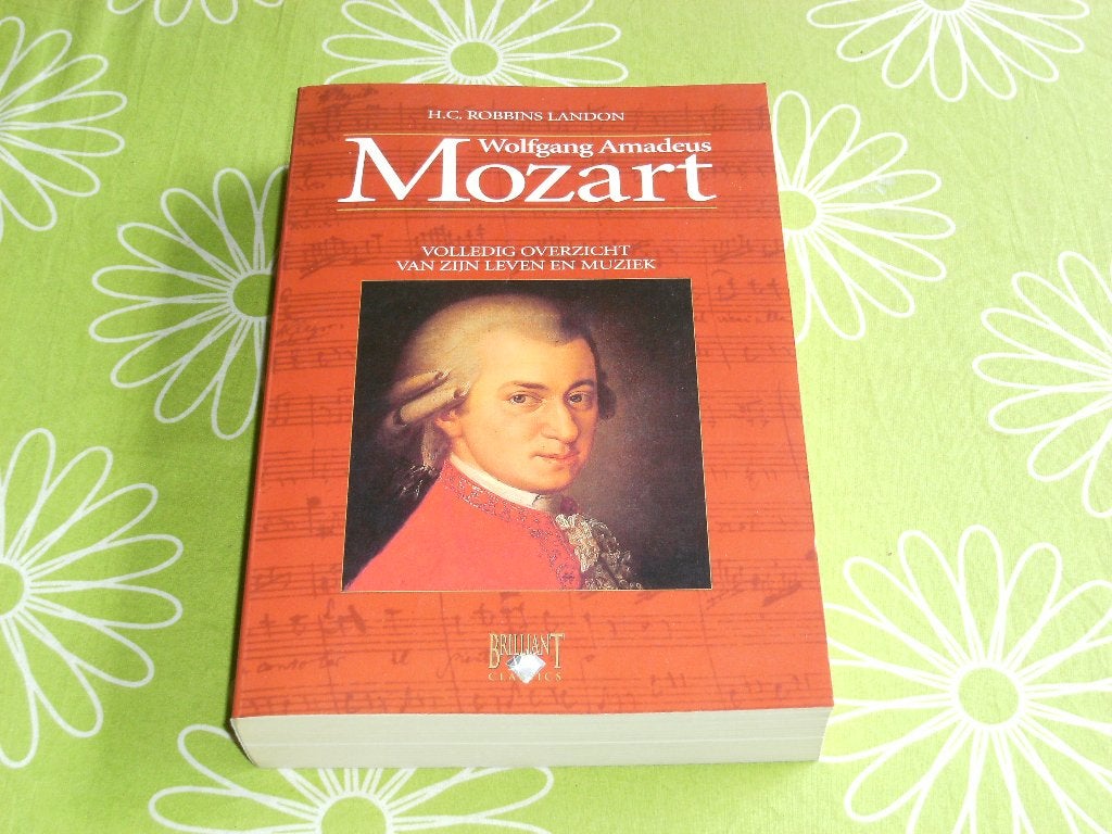 Wolfgang Amadeus Mozart - volledig overzicht, Ophalen of Verzenden, Zo goed als nieuw, Boek, Tijdschrift of Artikel