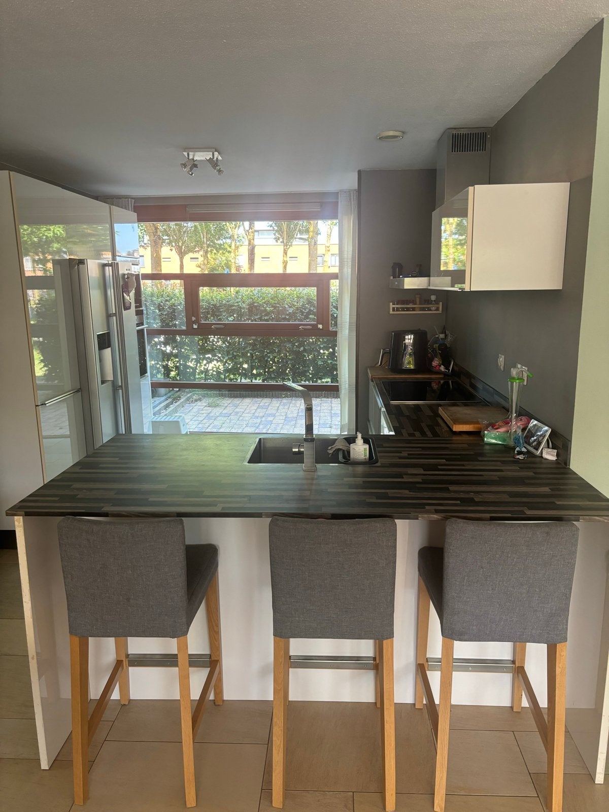 SPOEDPRIJS Moderne keuken met eiland en inbouwapparatuur, Ophalen, Gebruikt, Overige typen, Met kookeiland