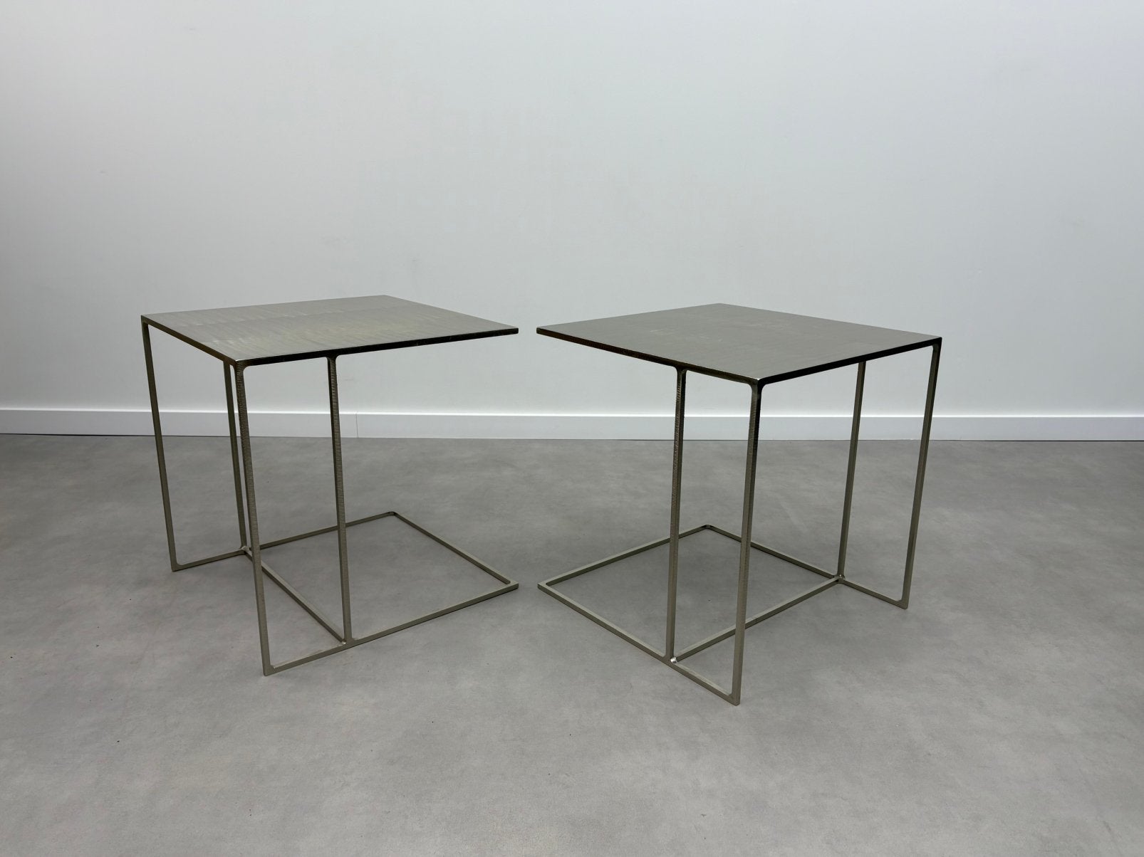 Foto 5 van 2x Originele Minotti Leger bijzettafels Rodolfo Dordoni 90’