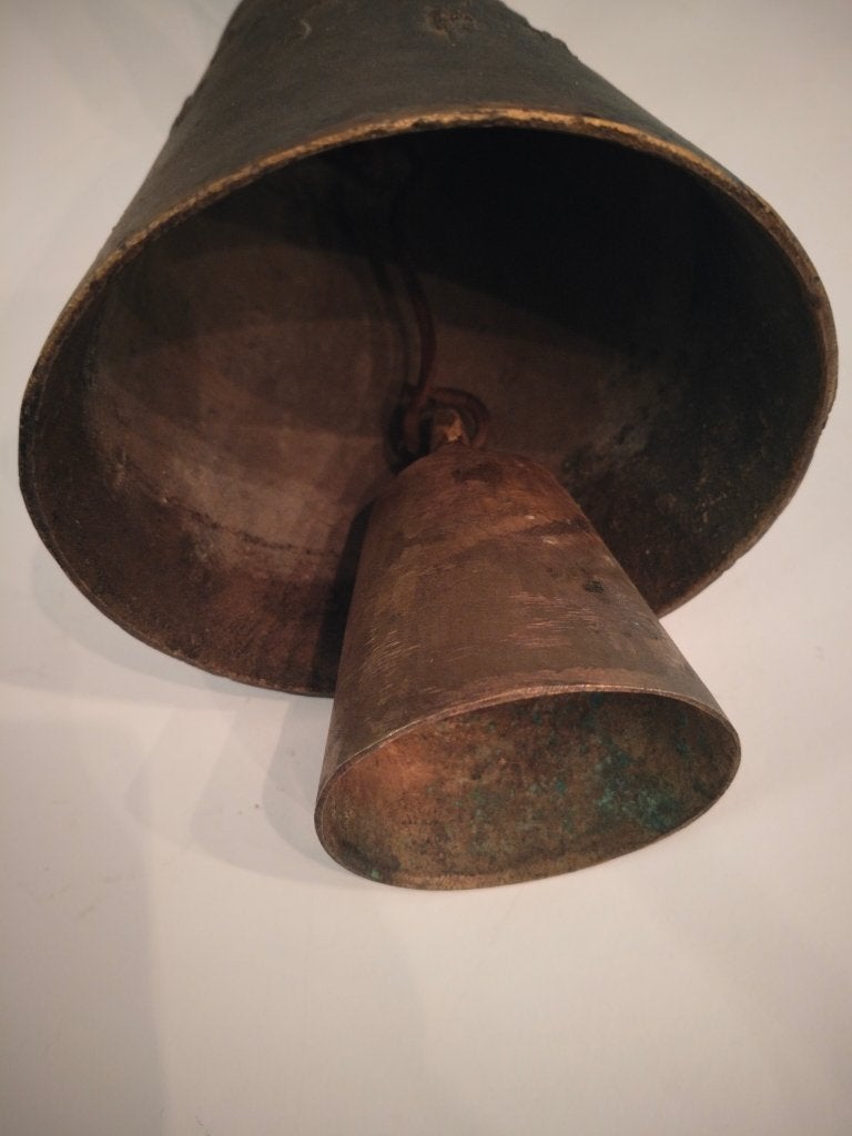 Bronze grote dieren bel met leren riem, Ophalen of Verzenden, Brons