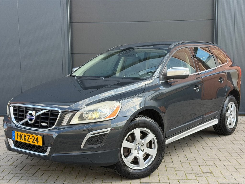 Volvo XC60 2.0 T5 R-Design|Volledig Dealeronderhouden!|Trekh, Auto's, Volvo, Euro 5, Zwart, 4 cilinders, Automatische klimaatregeling