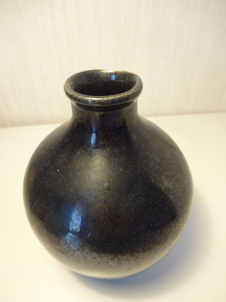 Zwartluster ERICA kruik, 15 cm., Antiek en Kunst, Ophalen of Verzenden