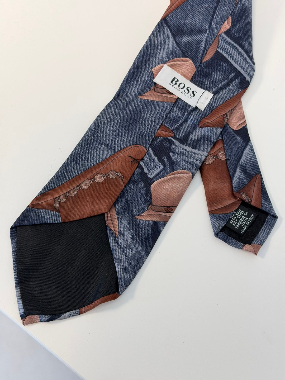 Hugo Boss Zijden Stropdas Cowboy Hoeden Vintage Made Italy, Meerkleurig, Ophalen of Verzenden, Zo goed als nieuw, H